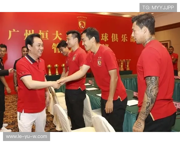 足球商业合作模式革新:多元化投资助力俱乐部收入增长 足球商业合作模式革新:多元化投资助力俱乐部收入增长